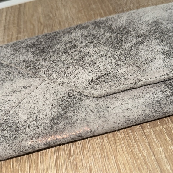 Aimee Kestenberg silver gray rose gold envelope wallet clutch NEW - Picture 3 of 7